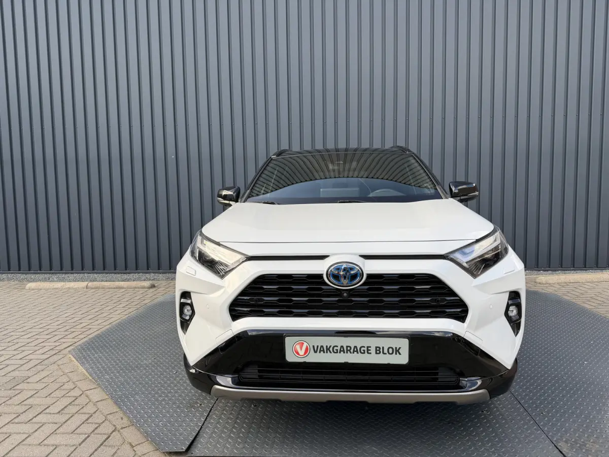 2.5 Hybrid AWD Bi tone | FACELIFT Digitaal dashboard | 360 camera | JBL | Rijklaar!!