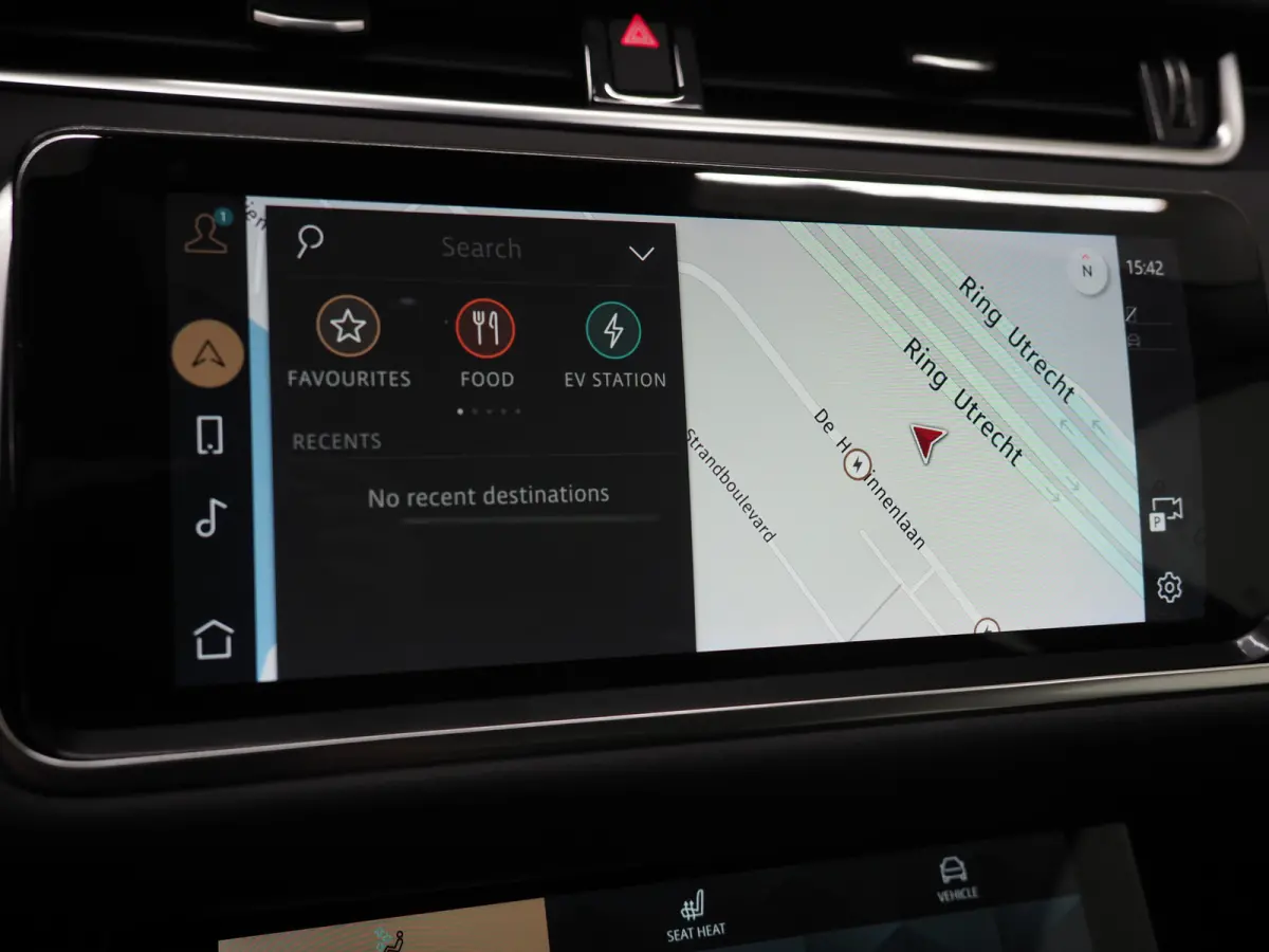 1.5 P300e AWD SE | Panoramadak | Leder | Trekhaak | 360 | Memory | Keyless | Virtual | Dodehoek | Carplay