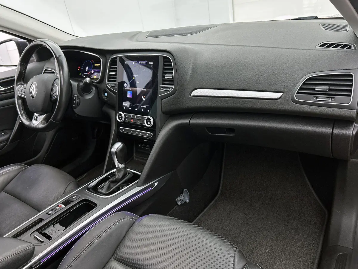 Estate 1.6 Plug-In Hybrid 160 Business Edition One | Automaat | Panoramadak | Lederen Bekleding | Stoel + Stuurverwarming | Camera | Sfeerverlichting |