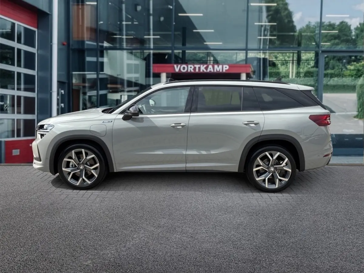 1.5 TSI PHEV SPORTLINE FISCAAL LAAG!! TREKHAAK/20''/PANO-DAK/ELEK-KLEP/ACC/360-CAMERA