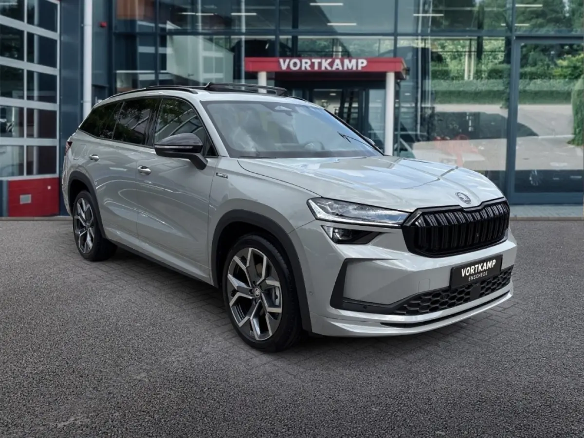 1.5 TSI PHEV SPORTLINE FISCAAL LAAG!! TREKHAAK/20''/PANO-DAK/ELEK-KLEP/ACC/360-CAMERA