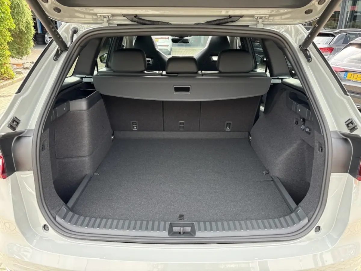 1.5 TSI PHEV SPORTLINE FISCAAL LAAG!! TREKHAAK/20''/PANO-DAK/ELEK-KLEP/ACC/360-CAMERA