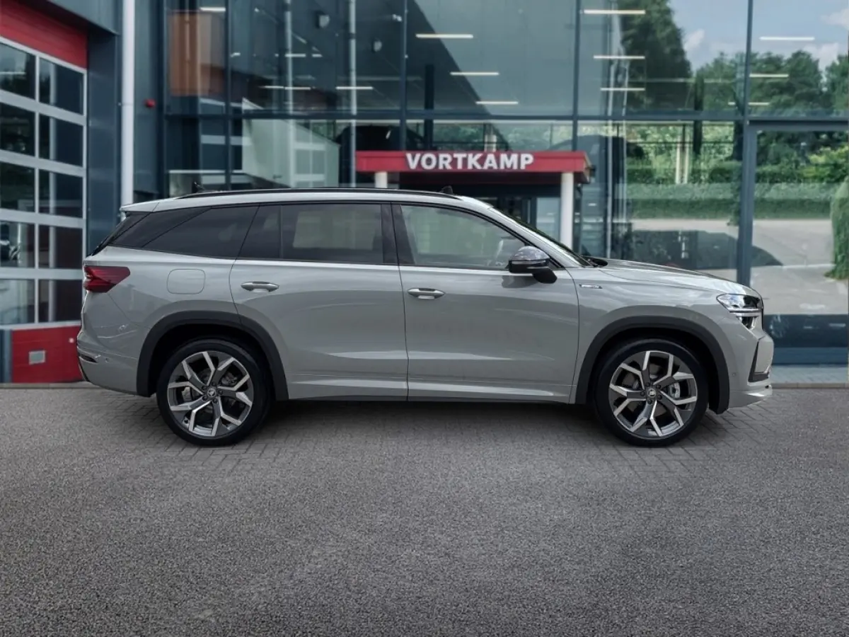 1.5 TSI PHEV SPORTLINE FISCAAL LAAG!! TREKHAAK/20''/PANO-DAK/ELEK-KLEP/ACC/360-CAMERA