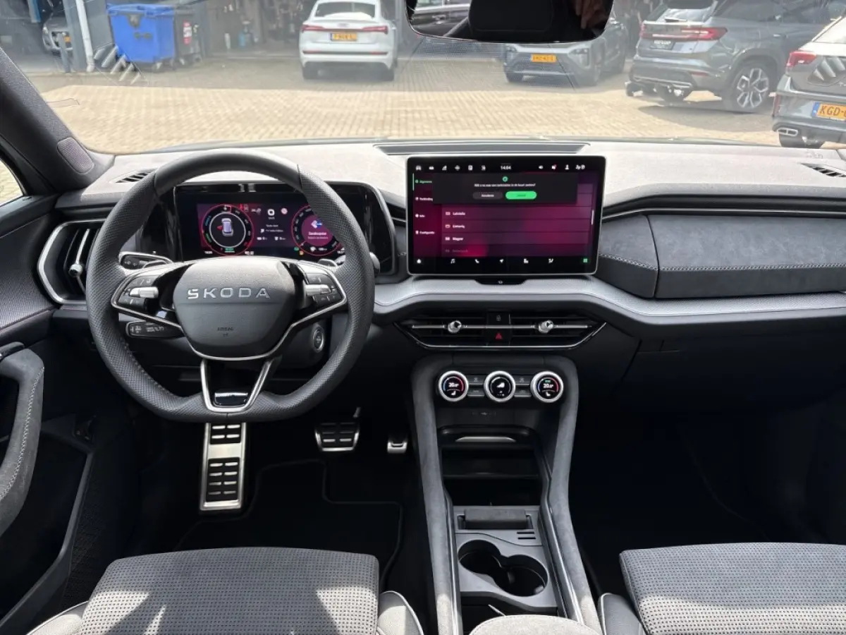 1.5 TSI PHEV SPORTLINE FISCAAL LAAG!! TREKHAAK/20''/PANO-DAK/ELEK-KLEP/ACC/360-CAMERA