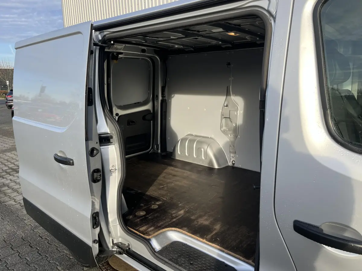 1.6 dCi T27 L1H1 Comfort*CRUISE*A/C*HAAK*TEL*3PERS
