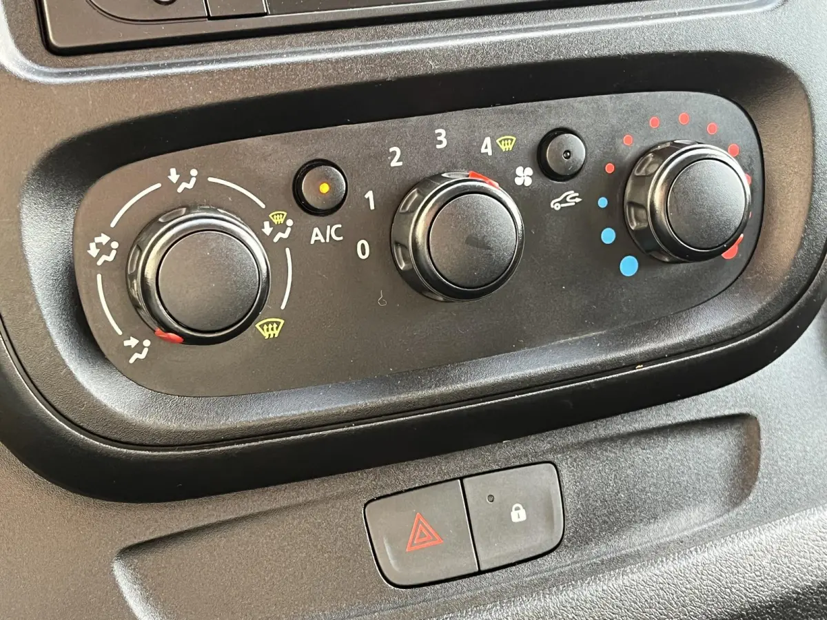 1.6 dCi T27 L1H1 Comfort*CRUISE*A/C*HAAK*TEL*3PERS