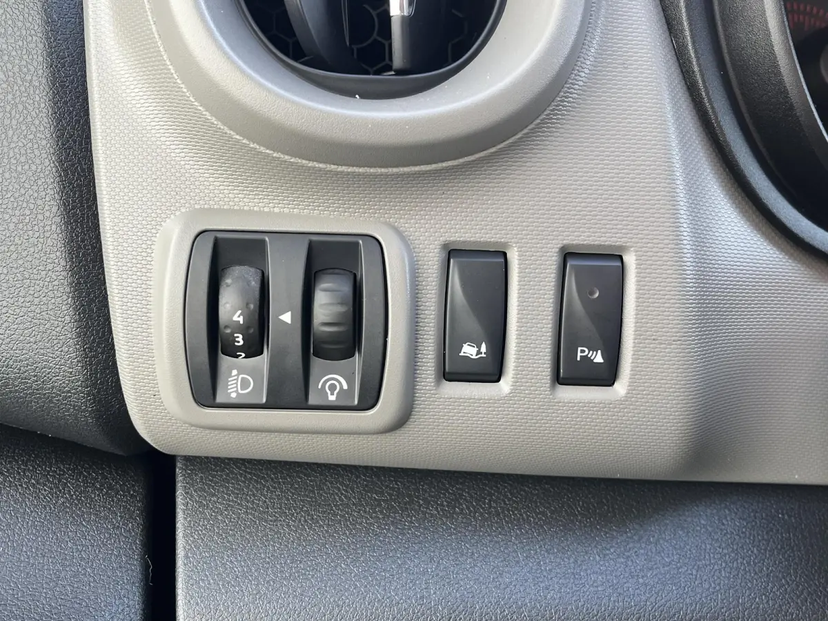 1.6 dCi T27 L1H1 Comfort*CRUISE*A/C*HAAK*TEL*3PERS