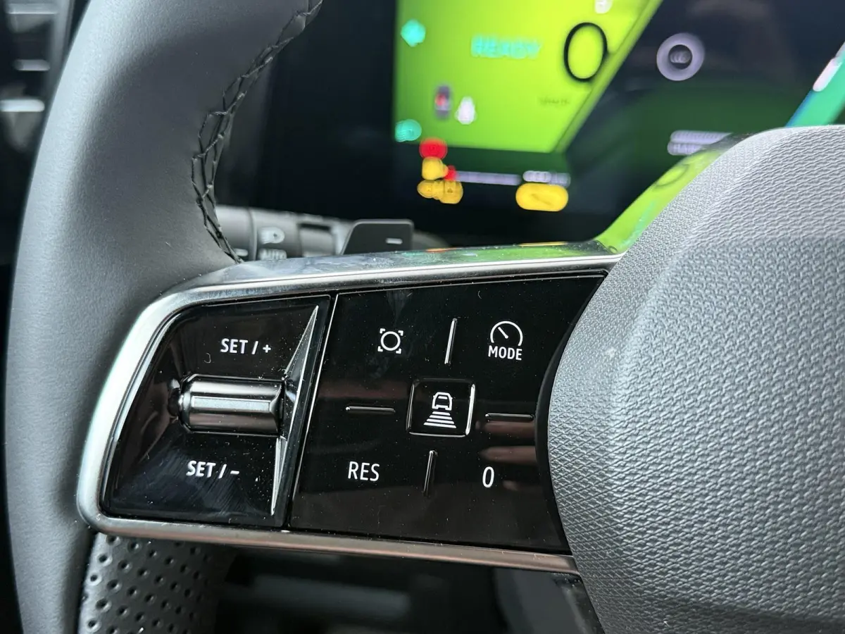 techno full hybrid E-Tech 200 | pack comfort | panoramisch vast glazen dak |