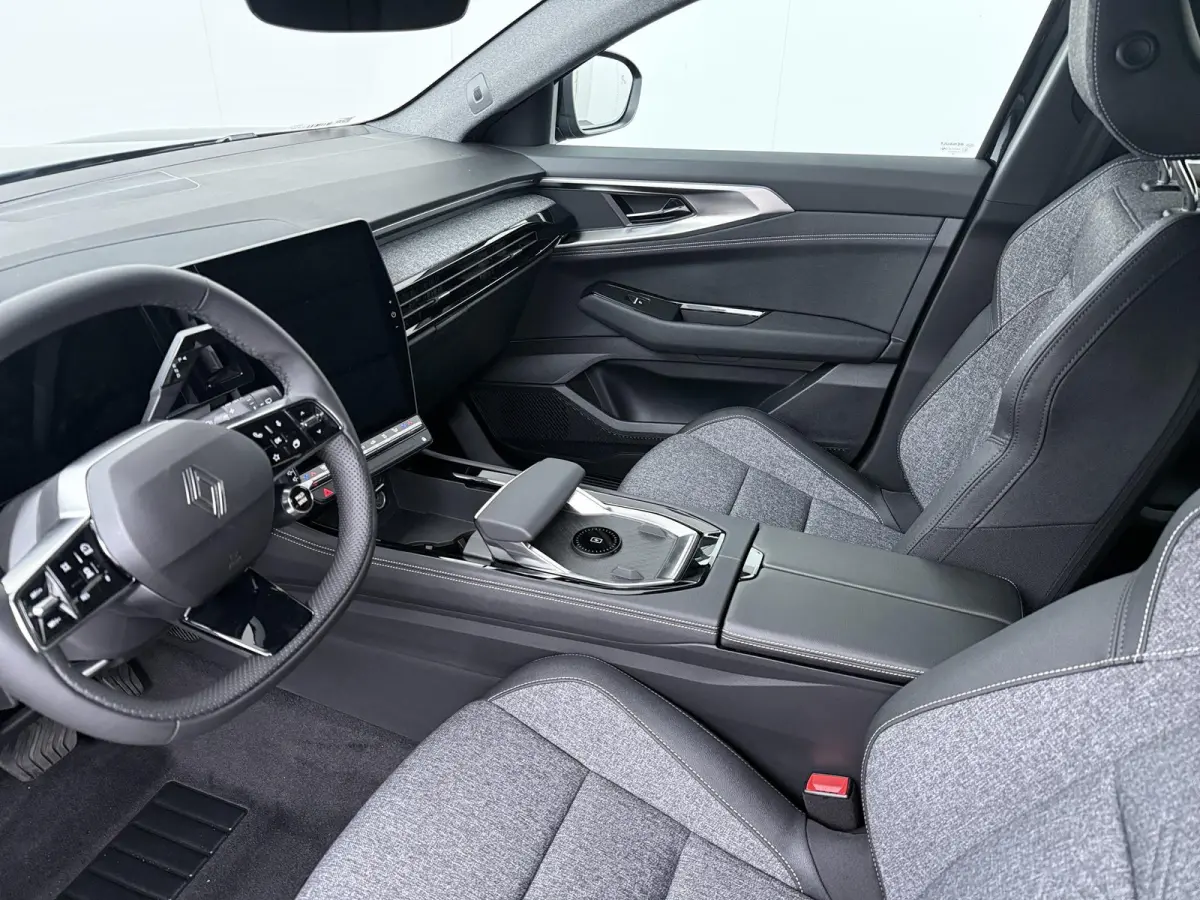 techno full hybrid E-Tech 200 | pack comfort | panoramisch vast glazen dak |