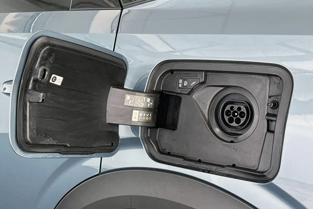1.6 Plug-in Hybrid 195 Allure 7p Stoelverwarming 360 Camera Keyless 19"