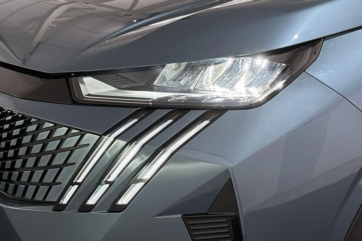 1.6 Plug-in Hybrid 195 Allure 7p Stoelverwarming 360 Camera Keyless 19"