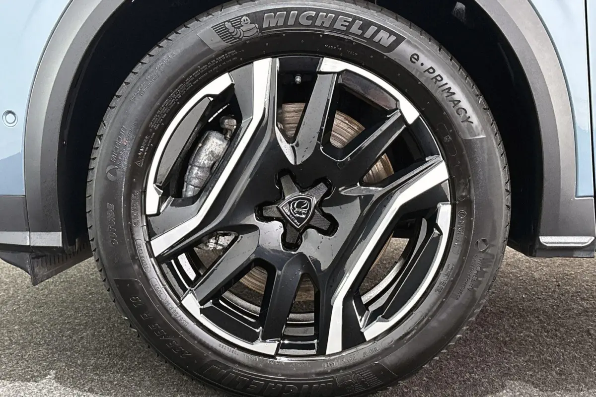 1.6 Plug-in Hybrid 195 Allure 7p Stoelverwarming 360 Camera Keyless 19"