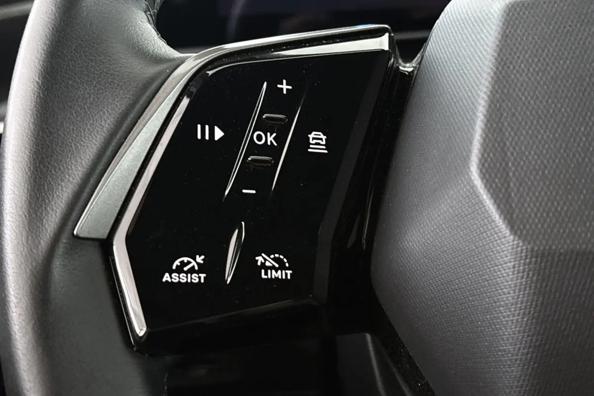 1.6 Plug-in Hybrid 195 Allure 7p Stoelverwarming 360 Camera Keyless 19"