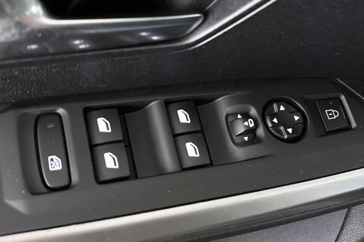 1.6 Plug-in Hybrid 195 Allure 7p Stoelverwarming 360 Camera Keyless 19"