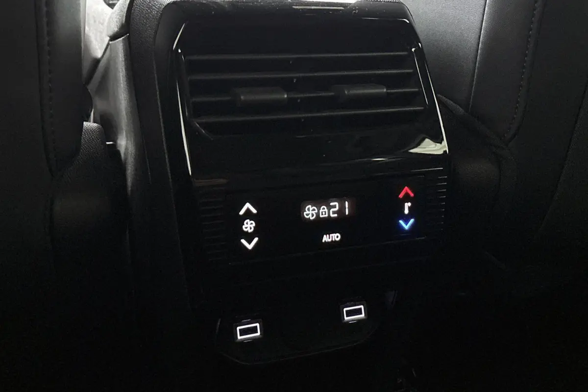 1.6 Plug-in Hybrid 195 Allure 7p Stoelverwarming 360 Camera Keyless 19"