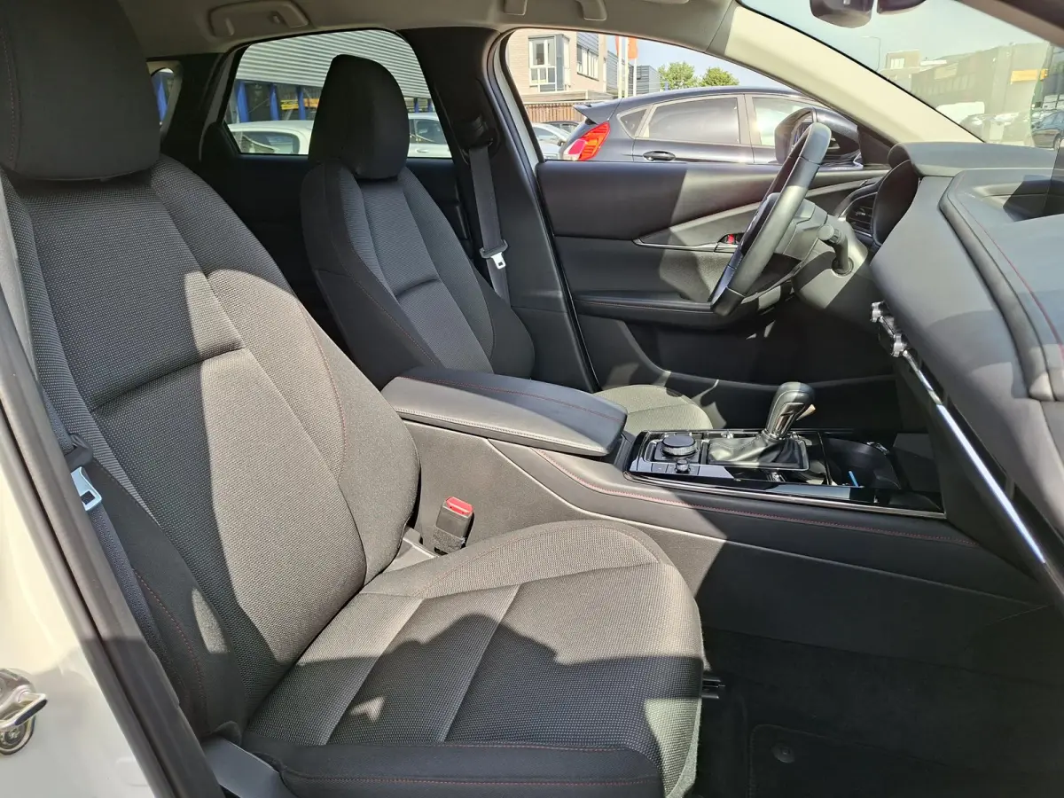 2.0 e-SkyActiv-G M Hybrid Homura PearlWhite Adaptive-Cruise Carplay Elek.Achterklep Achteruitrijcamera Head-Up NAP!