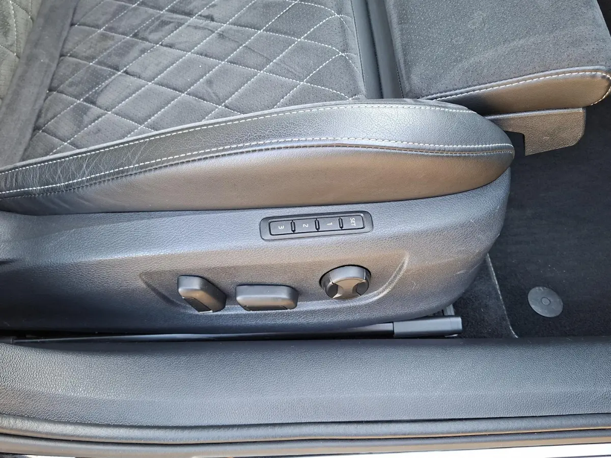 1.5 TSI ACT Sportline Business Carplay Sportstoelen Cruise controle Camera achter