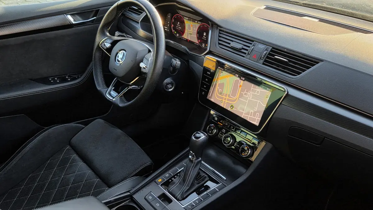 1.5 TSI ACT Sportline Business Carplay Sportstoelen Cruise controle Camera achter