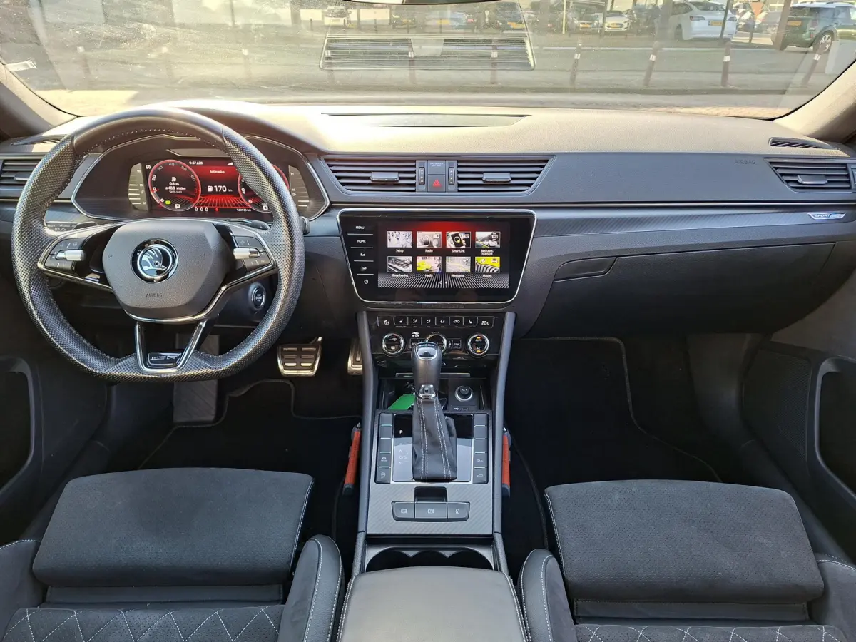 1.5 TSI ACT Sportline Business Carplay Sportstoelen Cruise controle Camera achter
