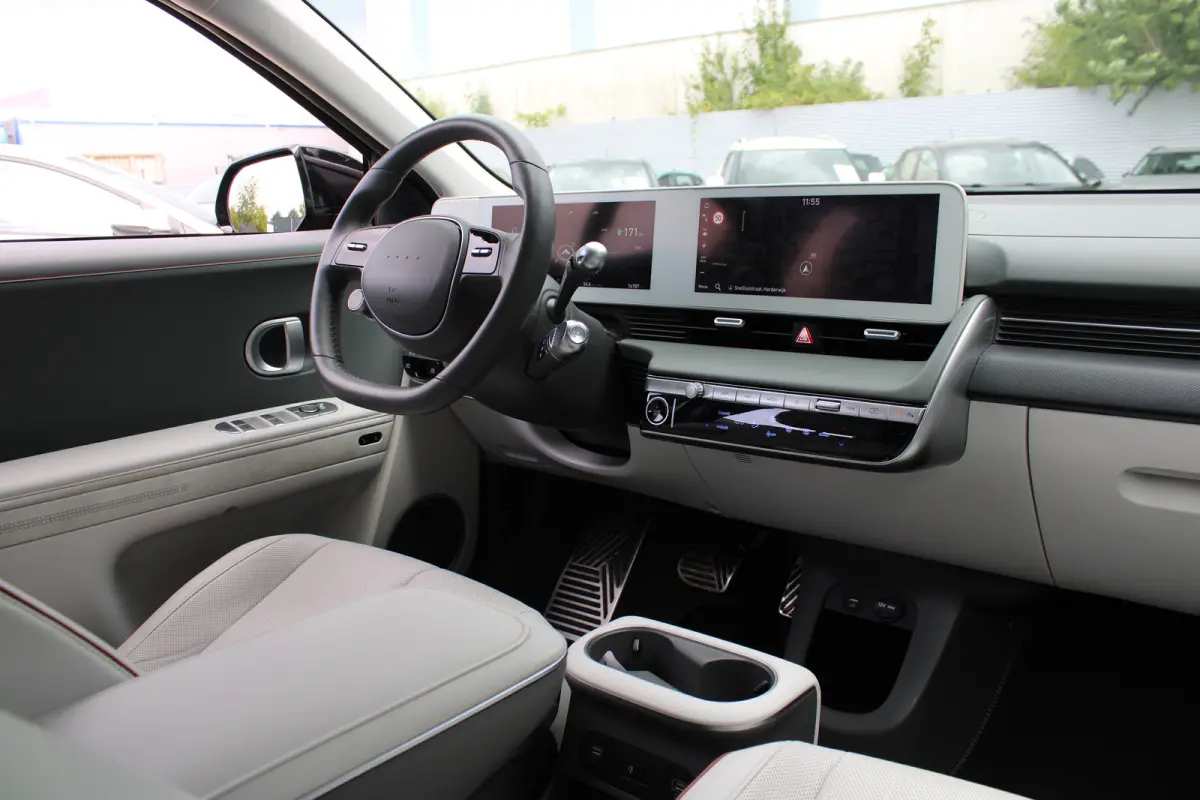 Lounge 58 kWh | Cruise control adaptief met Stop&Go en stuurhulp | Dodehoekdetectie met correctie | Vehicle-to-load