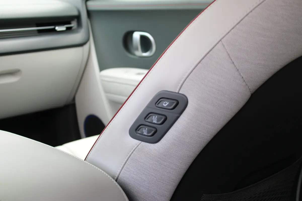 Lounge 58 kWh | Cruise control adaptief met Stop&Go en stuurhulp | Dodehoekdetectie met correctie | Vehicle-to-load
