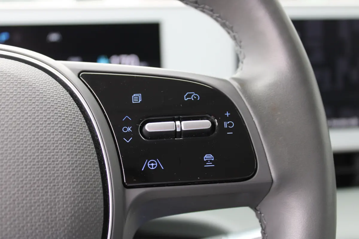 Lounge 58 kWh | Cruise control adaptief met Stop&Go en stuurhulp | Dodehoekdetectie met correctie | Vehicle-to-load