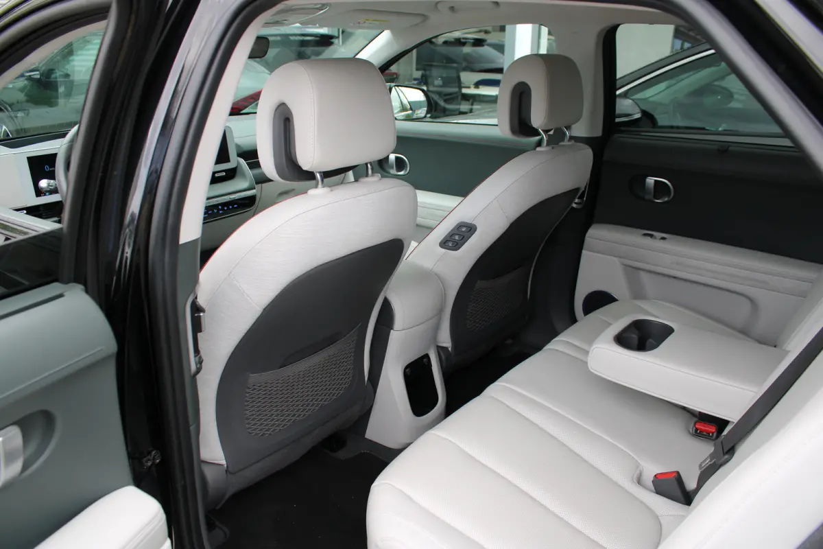 Lounge 58 kWh | Cruise control adaptief met Stop&Go en stuurhulp | Dodehoekdetectie met correctie | Vehicle-to-load