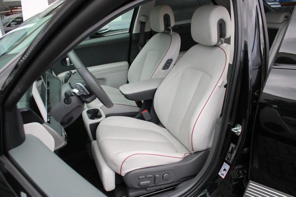 Lounge 58 kWh | Cruise control adaptief met Stop&Go en stuurhulp | Dodehoekdetectie met correctie | Vehicle-to-load