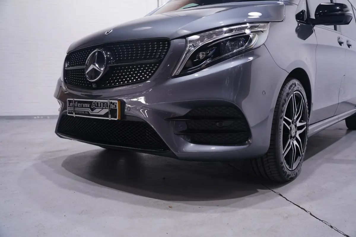 V-klasse 300d L3 AMG Line Airmatic, Burmester Sound, NAP, Distronic, Leder Zwart, LED Koplampen, 19" LMV, Trekhaak 2.500 kg, 5-Zits