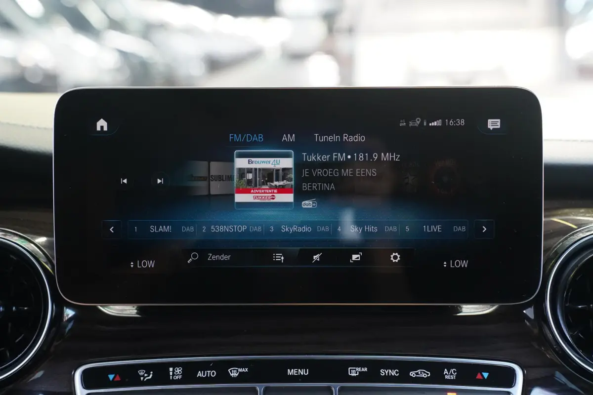 V-klasse 300d L3 AMG Line Airmatic, Burmester Sound, NAP, Distronic, Leder Zwart, LED Koplampen, 19" LMV, Trekhaak 2.500 kg, 5-Zits