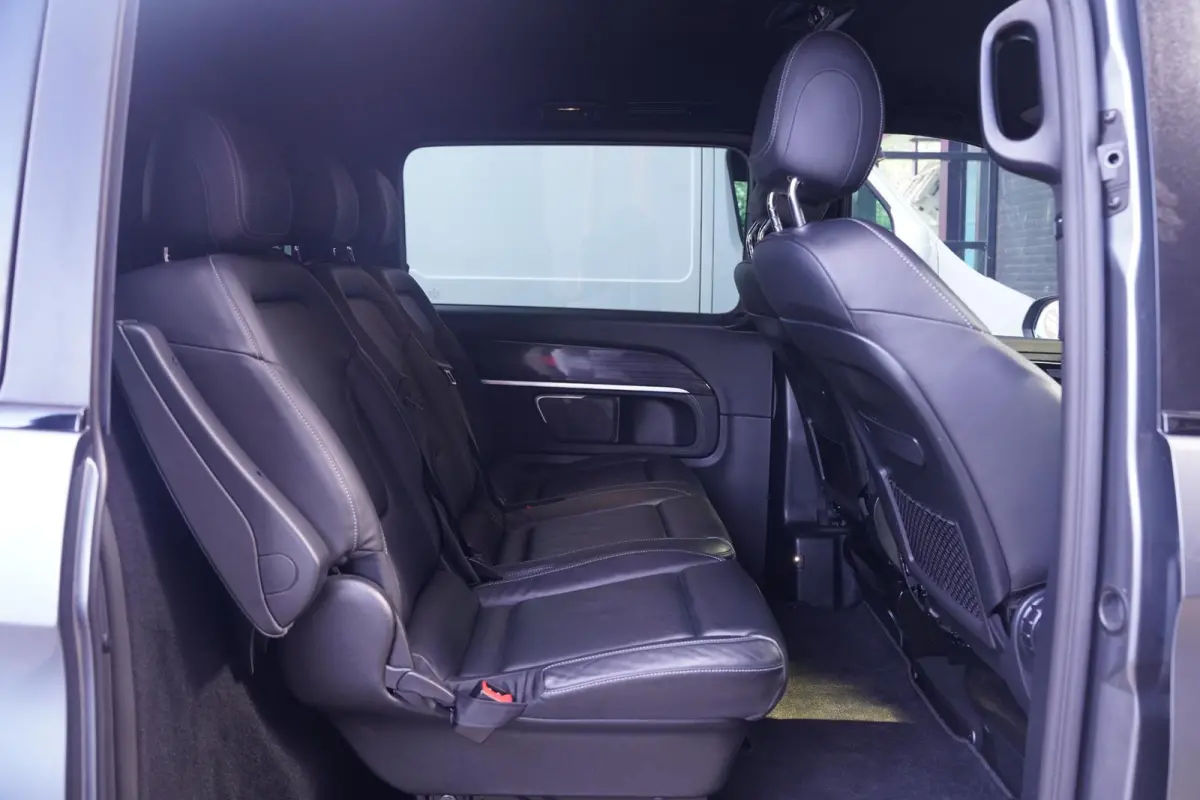 V-klasse 300d L3 AMG Line Airmatic, Burmester Sound, NAP, Distronic, Leder Zwart, LED Koplampen, 19" LMV, Trekhaak 2.500 kg, 5-Zits
