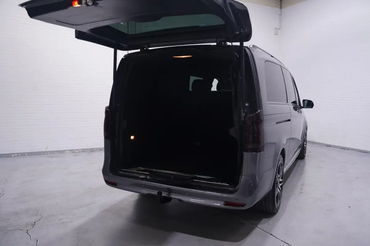 V-klasse 300d L3 AMG Line Airmatic, Burmester Sound, NAP, Distronic, Leder Zwart, LED Koplampen, 19" LMV, Trekhaak 2.500 kg, 5-Zits