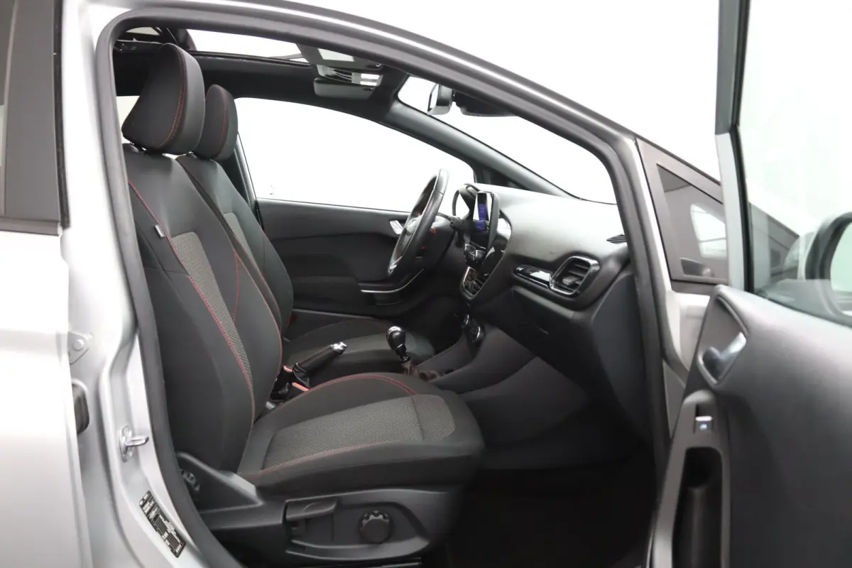 1.0 EcoBoost ST-Line X | Panoramadak | Winterpack | Camera | B&O | LED | Adaptive Cruise | BLIS | DAB | Keyless