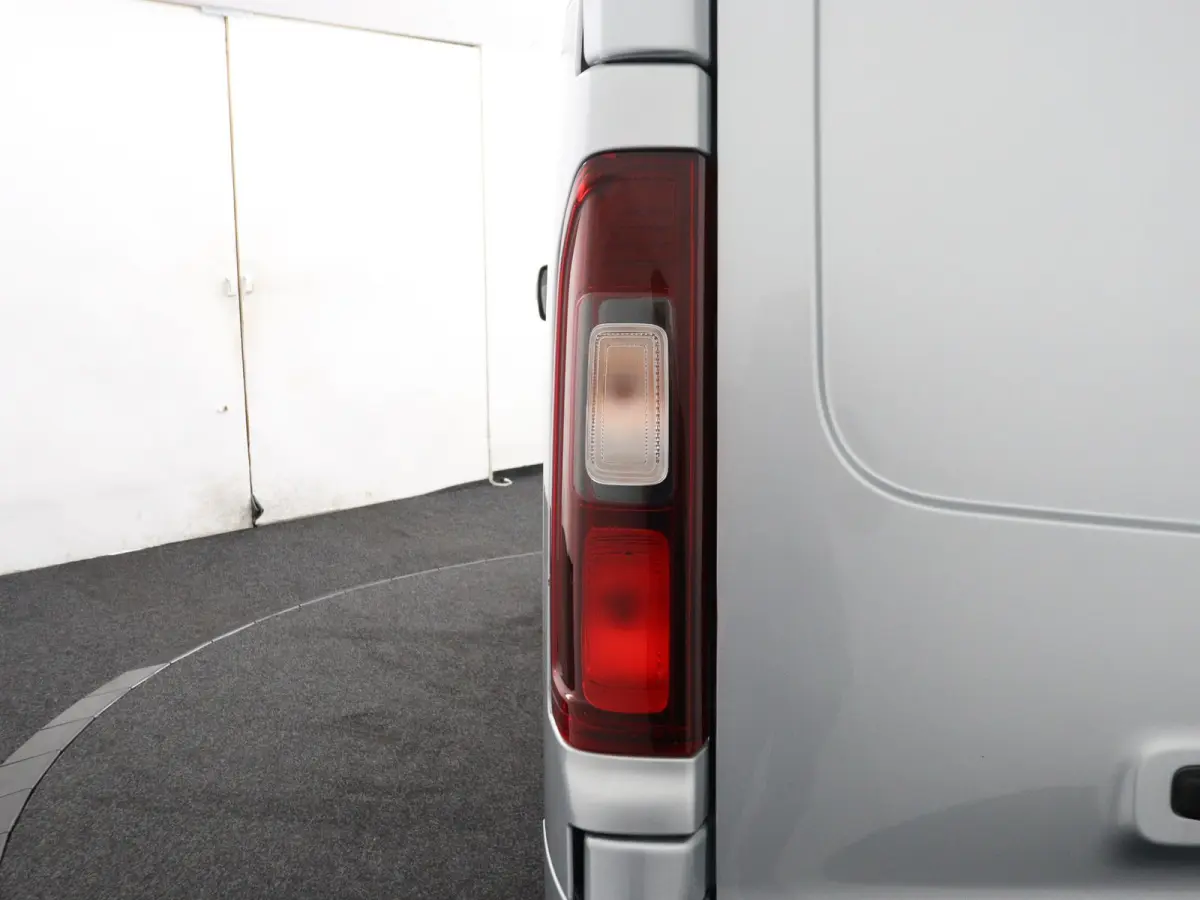 L2H1 T30 GB dCi 130 Work Edition | Parkeercamera | Imperiaal |