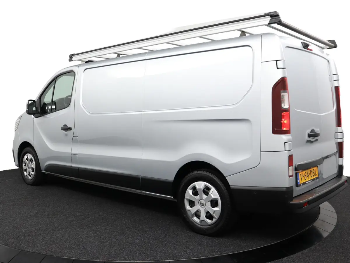 L2H1 T30 GB dCi 130 Work Edition | Parkeercamera | Imperiaal |