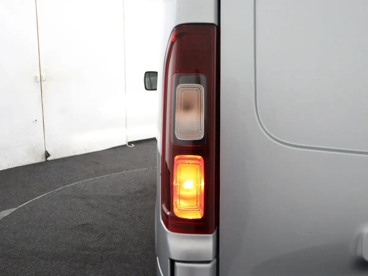 L2H1 T30 GB dCi 130 Work Edition | Parkeercamera | Imperiaal |
