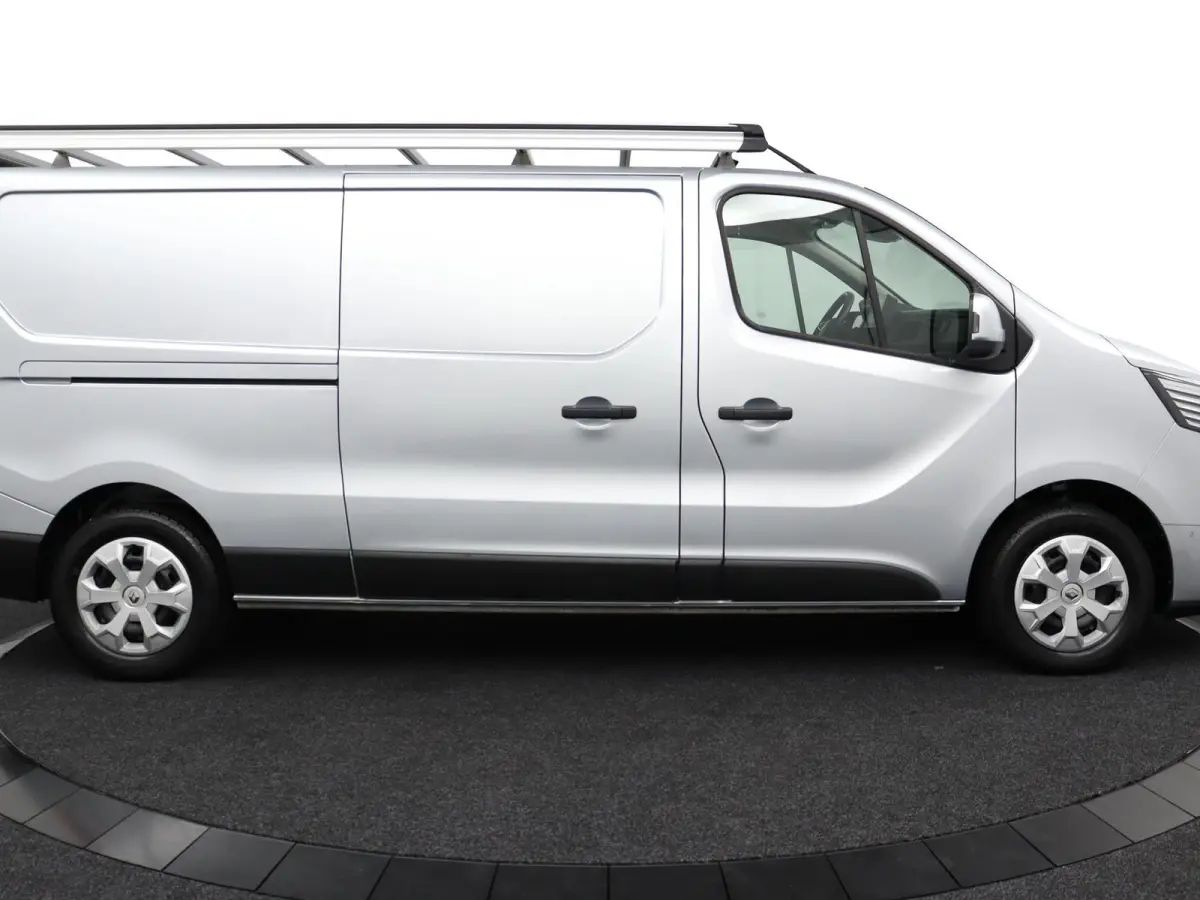 L2H1 T30 GB dCi 130 Work Edition | Parkeercamera | Imperiaal |