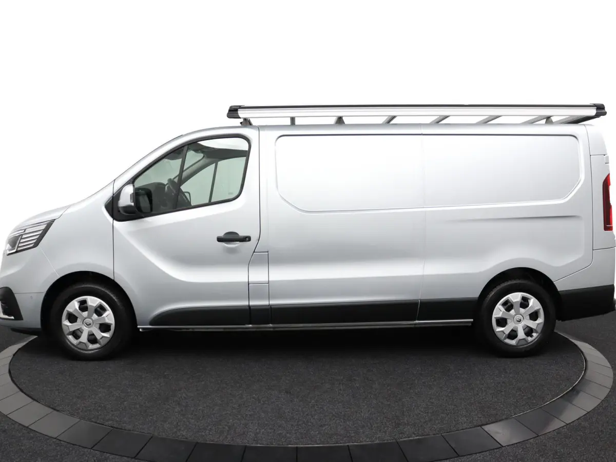 L2H1 T30 GB dCi 130 Work Edition | Parkeercamera | Imperiaal |