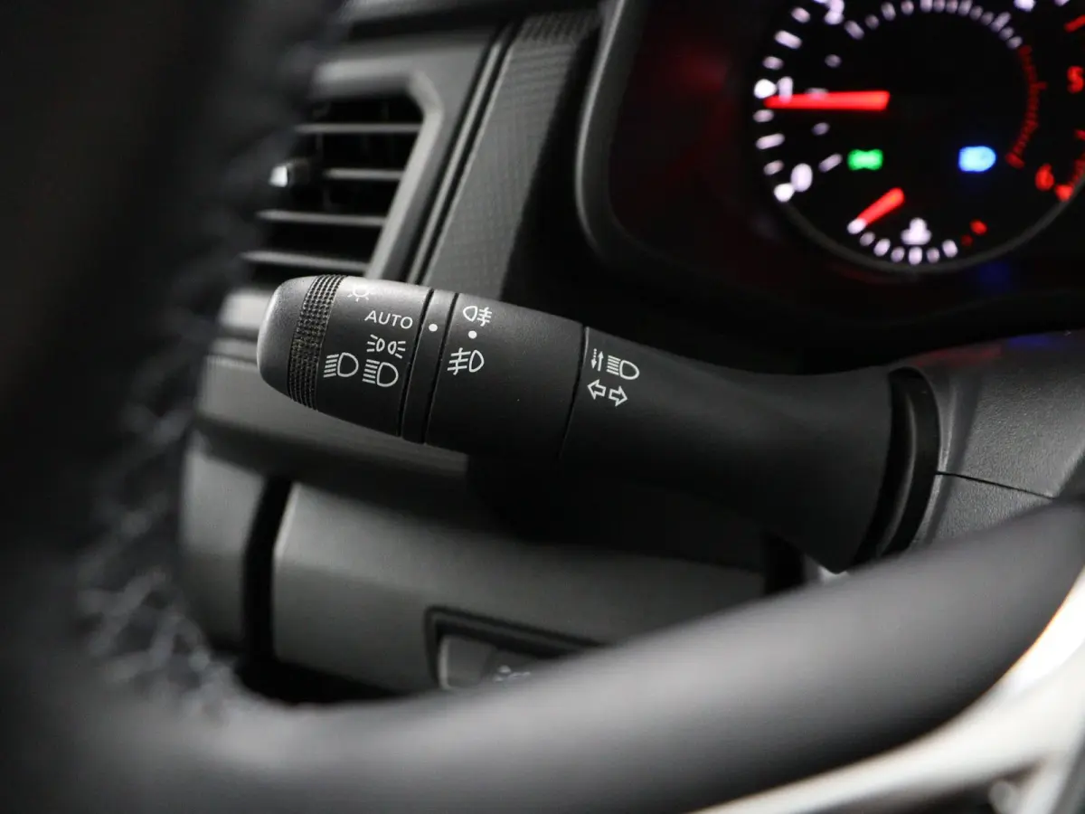 L2H1 T30 GB dCi 130 Work Edition | Parkeercamera | Imperiaal |