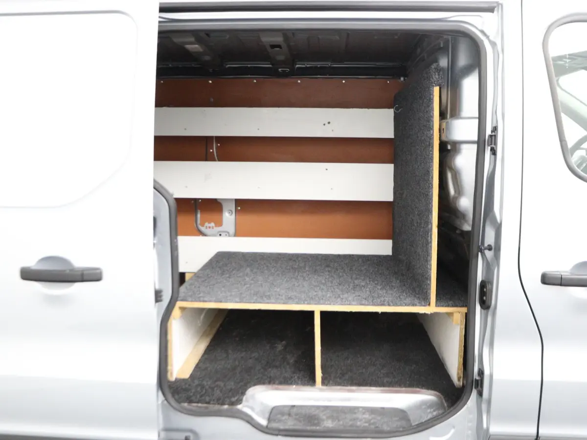 L2H1 T30 GB dCi 130 Work Edition | Parkeercamera | Imperiaal |
