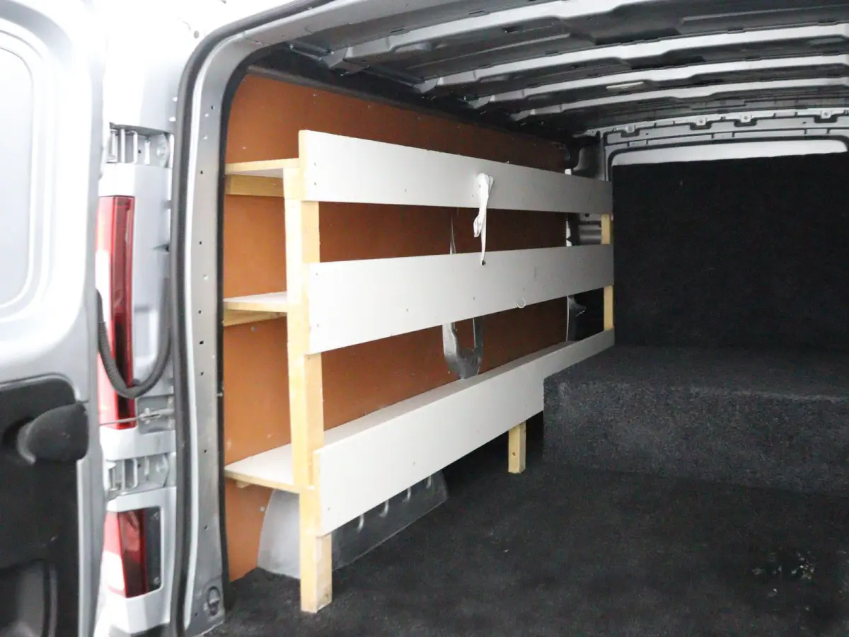 L2H1 T30 GB dCi 130 Work Edition | Parkeercamera | Imperiaal |