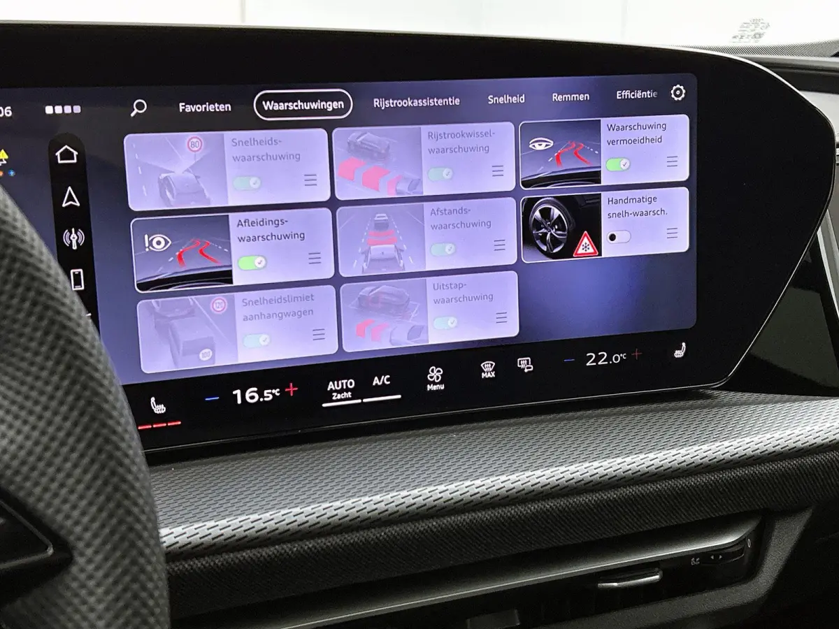 2.0 TFSI e-hybrid quattro S edition Panorama-glasdak | Trekhaak | MMI bijrijdersdisplay | Tech Pro | 20" LM Velgen | Optiekpakket zwart | Navigatie