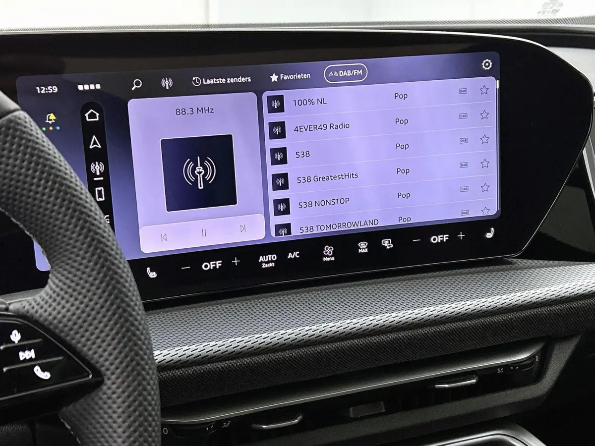 2.0 TFSI e-hybrid quattro S edition Panorama-glasdak | Trekhaak | MMI bijrijdersdisplay | Tech Pro | 20" LM Velgen | Optiekpakket zwart | Navigatie