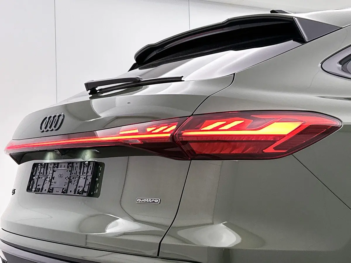 2.0 TFSI e-hybrid quattro S edition Panorama-glasdak | Trekhaak | MMI bijrijdersdisplay | Tech Pro | 20" LM Velgen | Optiekpakket zwart | Navigatie