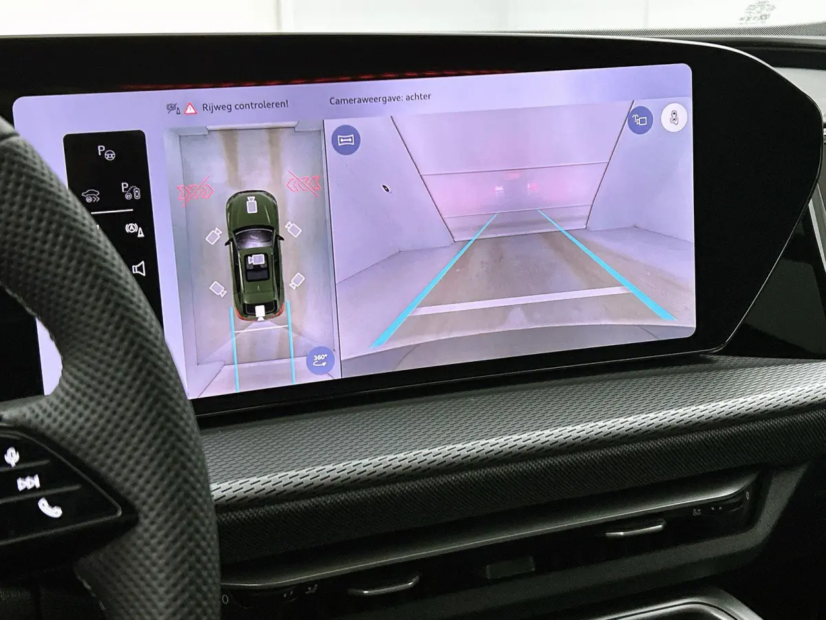 2.0 TFSI e-hybrid quattro S edition Panorama-glasdak | Trekhaak | MMI bijrijdersdisplay | Tech Pro | 20" LM Velgen | Optiekpakket zwart | Navigatie