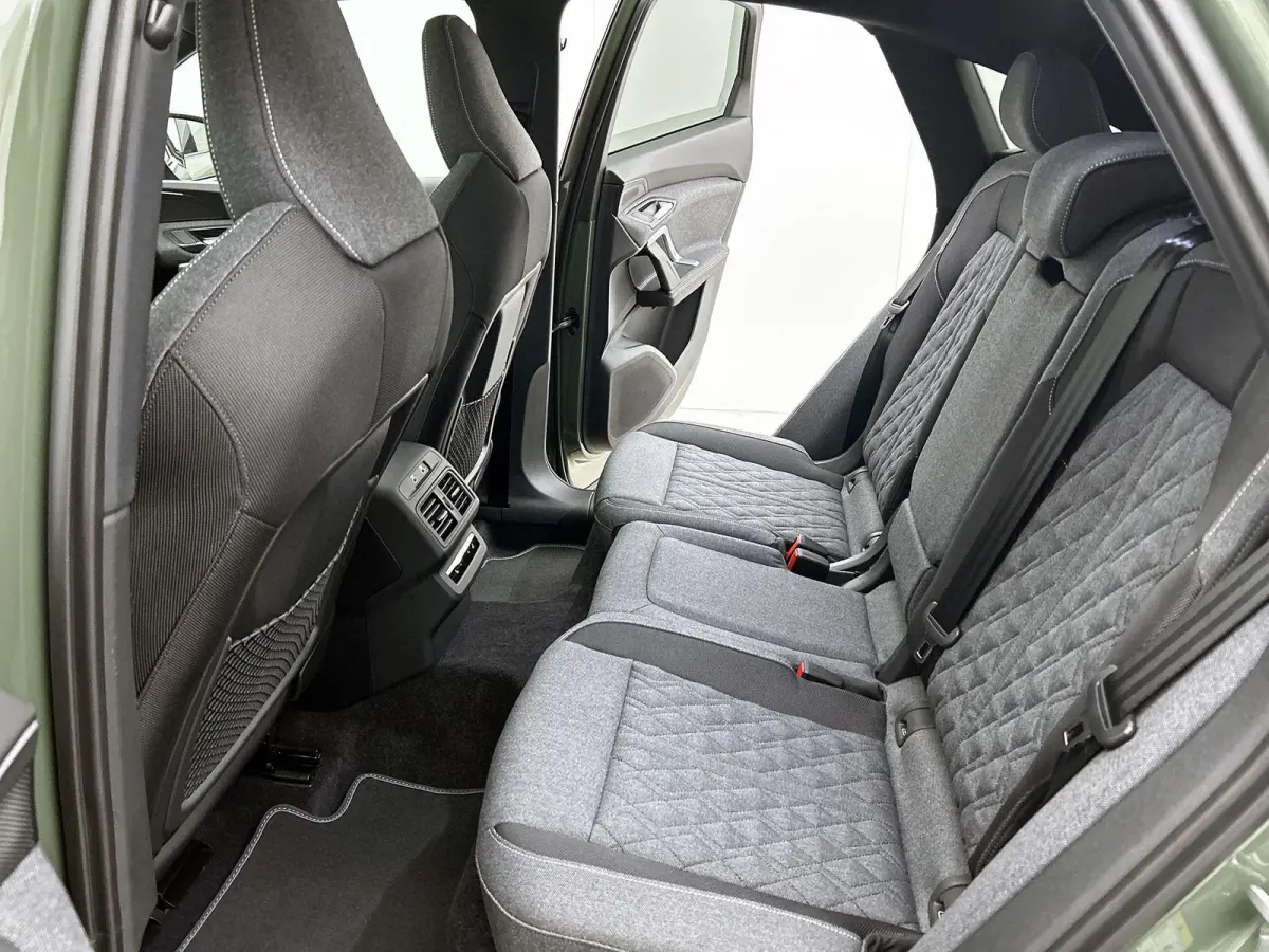 2.0 TFSI e-hybrid quattro S edition Panorama-glasdak | Trekhaak | MMI bijrijdersdisplay | Tech Pro | 20" LM Velgen | Optiekpakket zwart | Navigatie