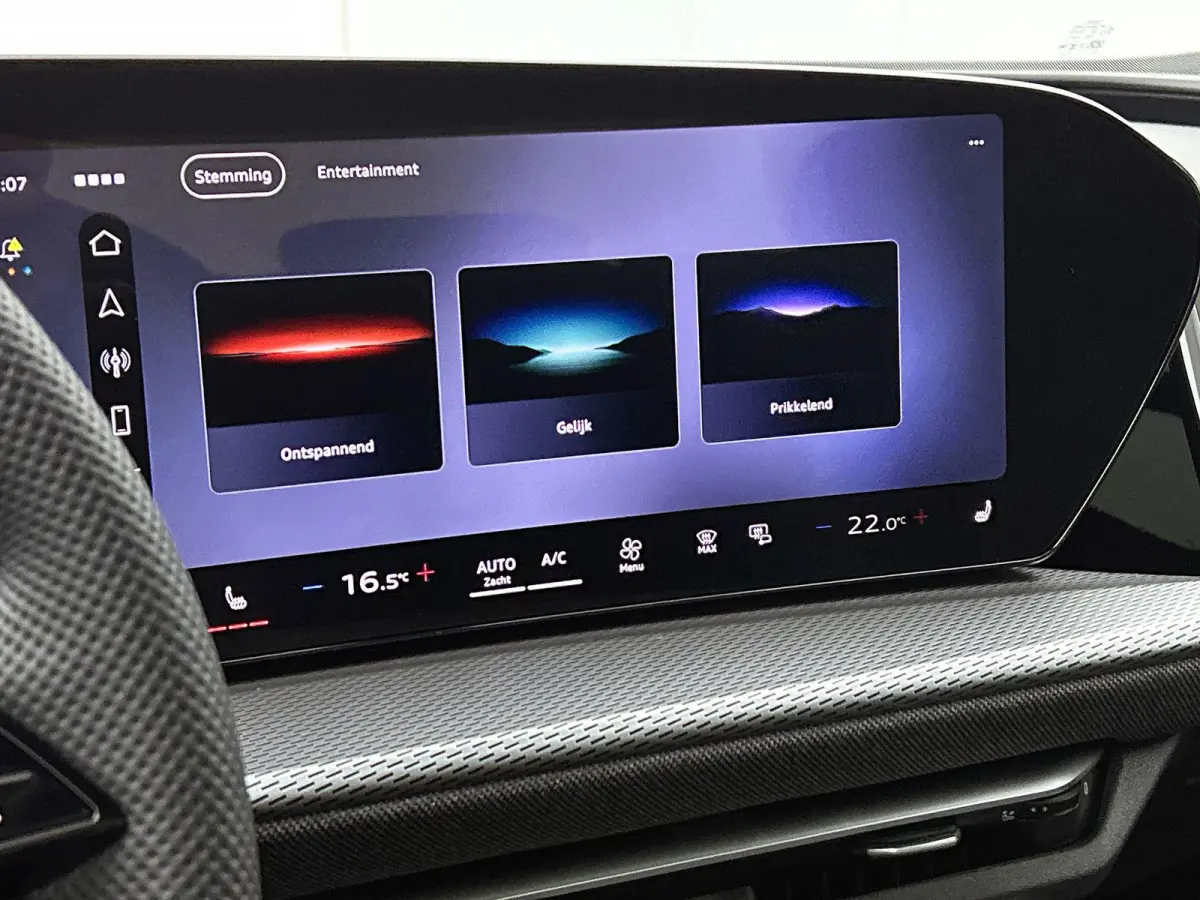 2.0 TFSI e-hybrid quattro S edition Panorama-glasdak | Trekhaak | MMI bijrijdersdisplay | Tech Pro | 20" LM Velgen | Optiekpakket zwart | Navigatie