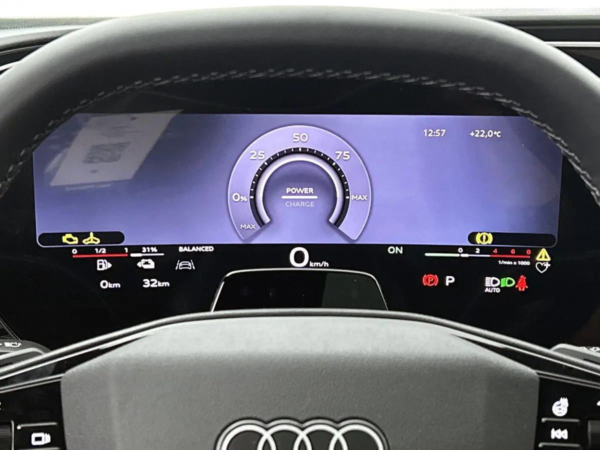 2.0 TFSI e-hybrid quattro S edition Panorama-glasdak | Trekhaak | MMI bijrijdersdisplay | Tech Pro | 20" LM Velgen | Optiekpakket zwart | Navigatie
