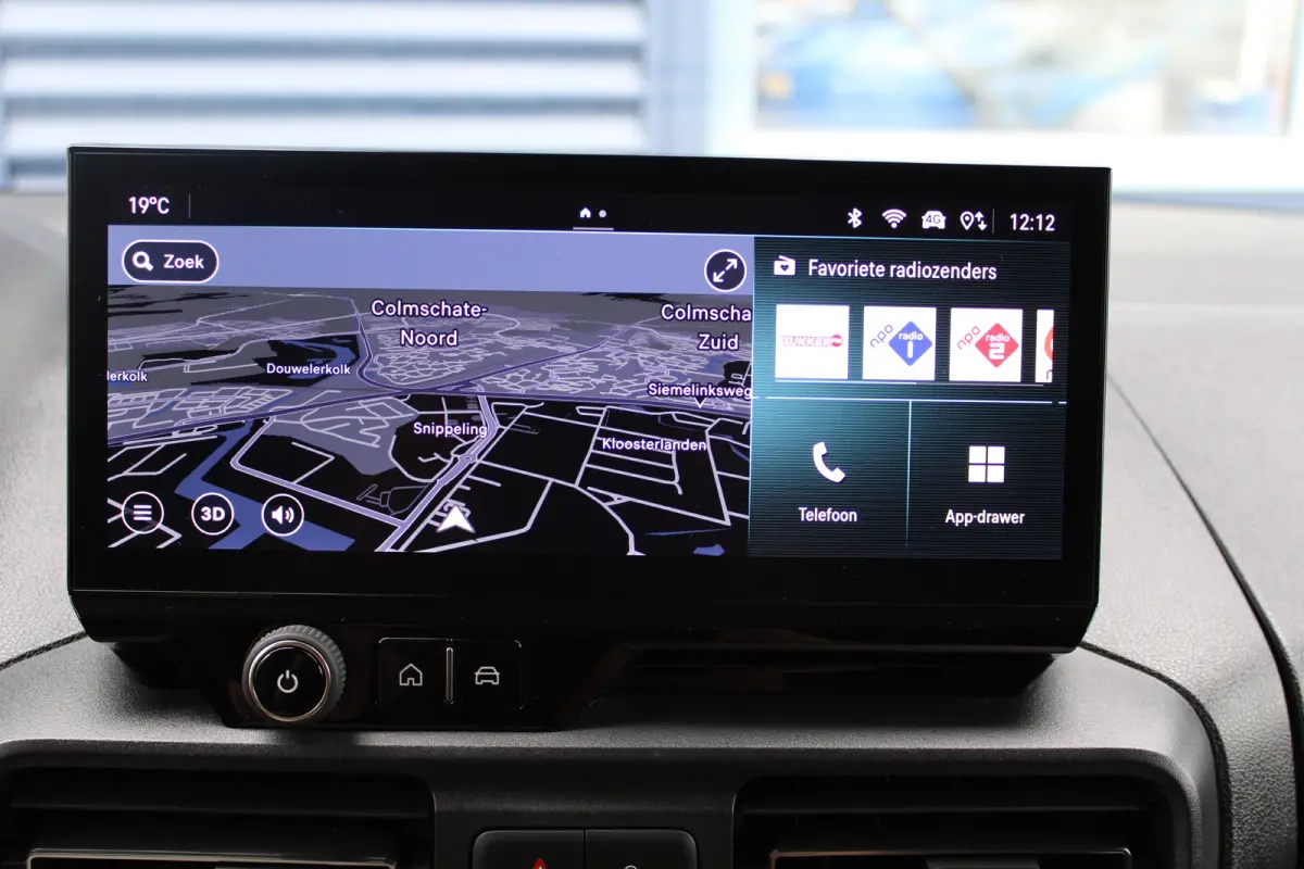 1.5 BlueHDi 130 PK |  10'' HD Radio NAV & DAB+ incl. Apple Carplay/Android Auto |  Elektrisch inklapbare verwarmde buitenspiegels |  Keyless entry
