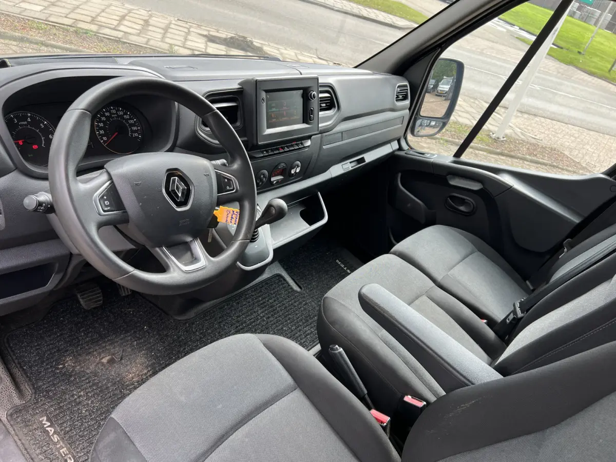 T35 2.3 dCi 150 L2H2 Automaat Work Ed.